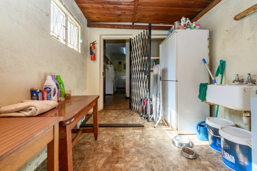 4 Bedroom Property for Sale in Summerstrand Eastern Cape